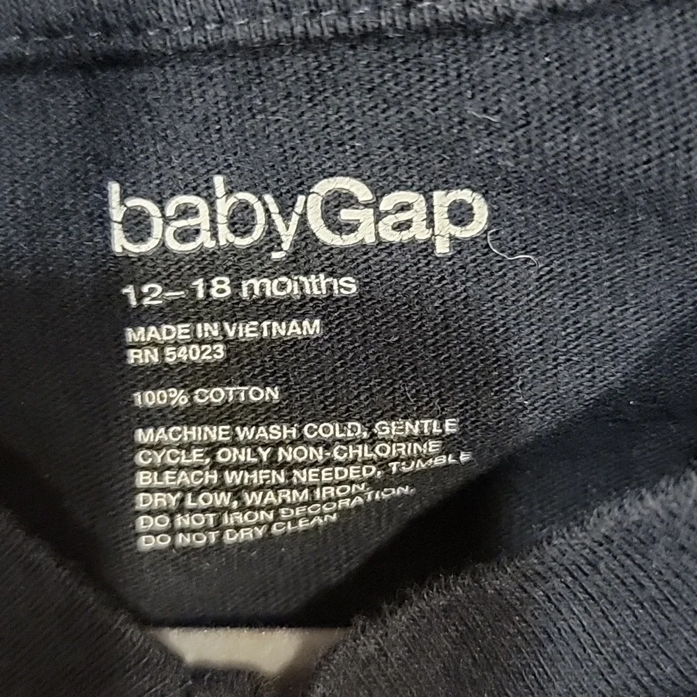 Baby GAP Onesie 12-18 months blue v neck snap short sleeve navy blue boy